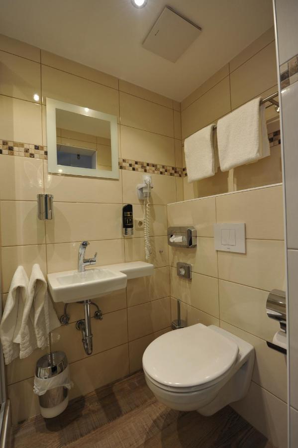 Hotel-Restaurant Ehses Zeltingen-Rachtig Ngoại thất bức ảnh