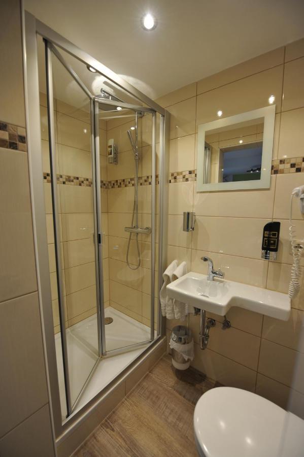 Hotel-Restaurant Ehses Zeltingen-Rachtig Ngoại thất bức ảnh