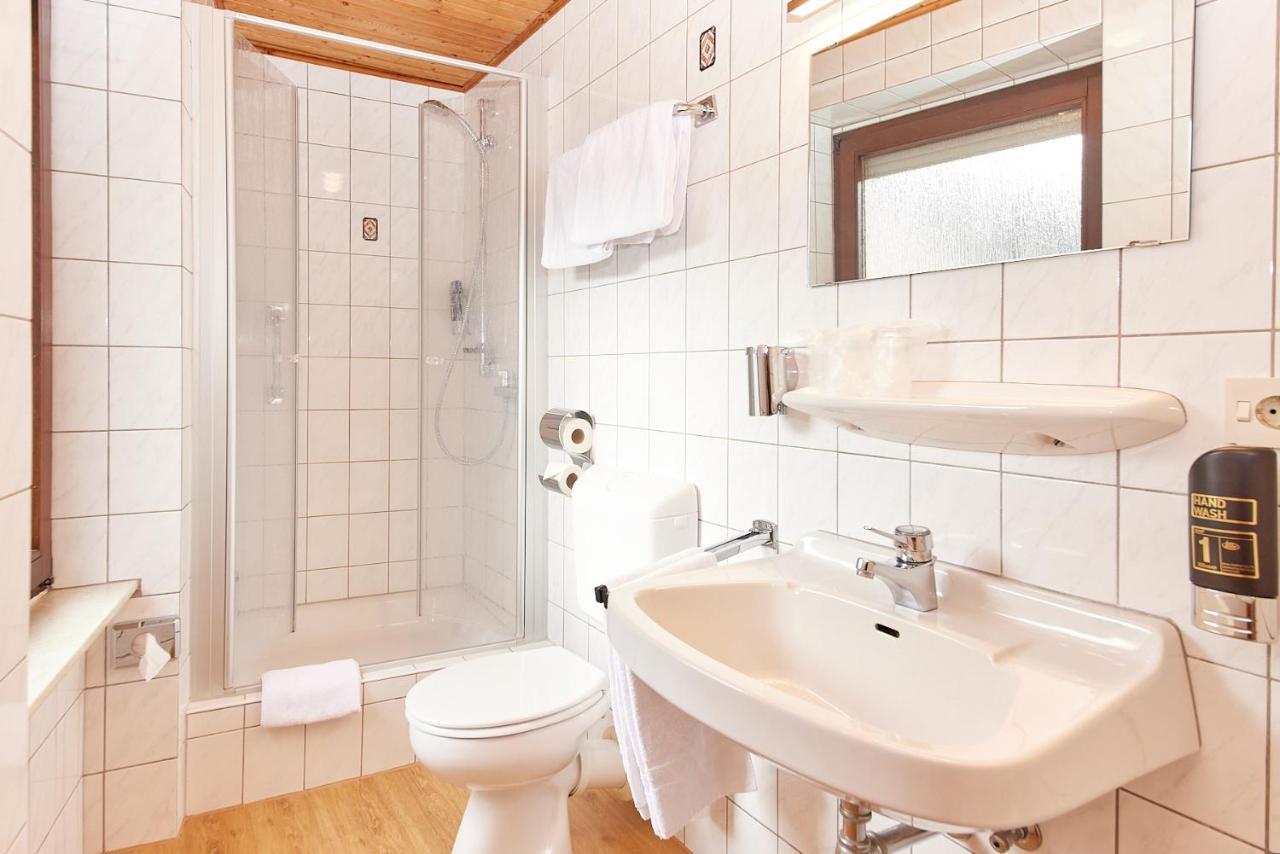Hotel-Restaurant Ehses Zeltingen-Rachtig Ngoại thất bức ảnh