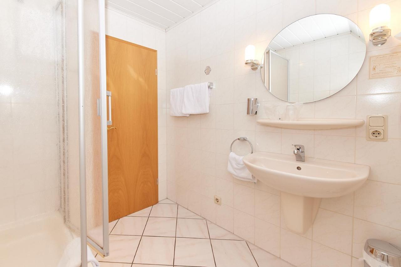 Hotel-Restaurant Ehses Zeltingen-Rachtig Ngoại thất bức ảnh