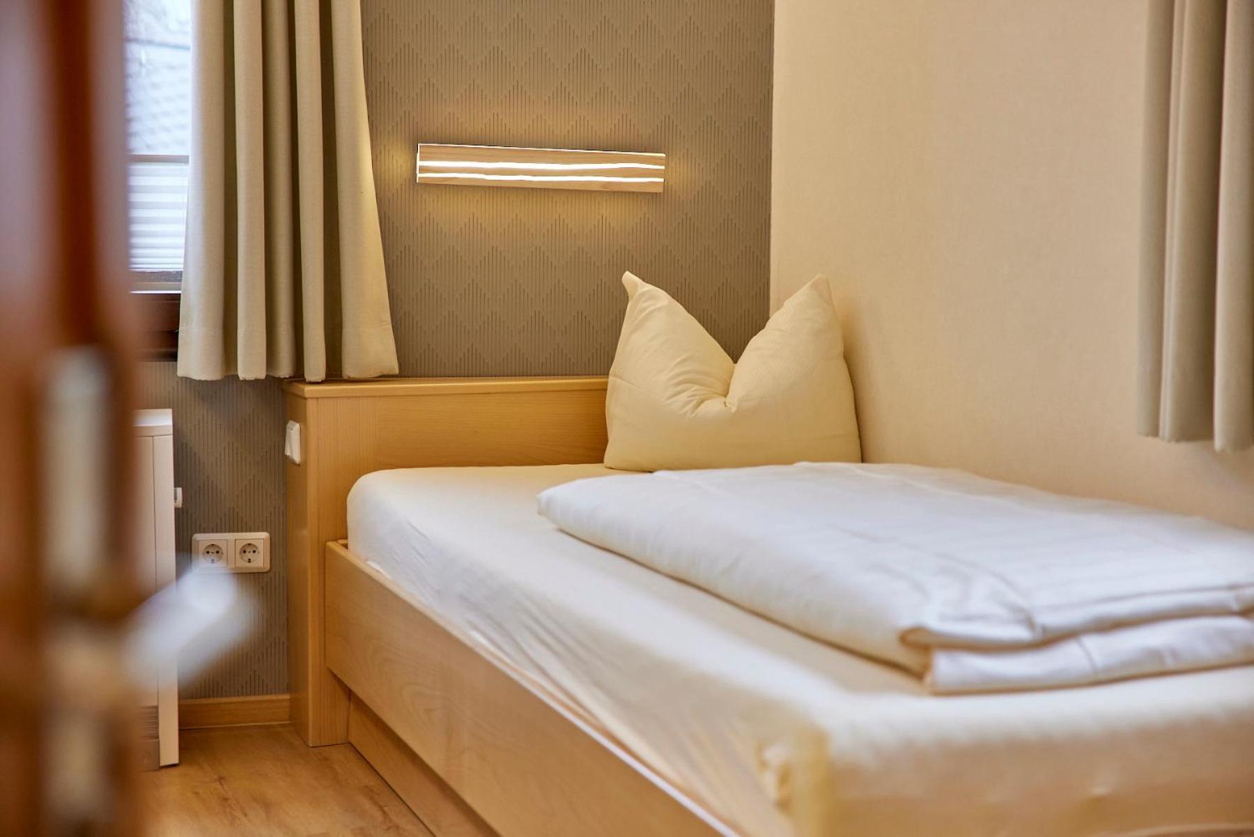 Hotel-Restaurant Ehses Zeltingen-Rachtig Ngoại thất bức ảnh